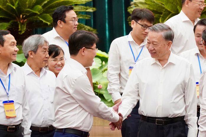 Phóng sự ảnh: Toàn cảnh ngày làm việc của Tổng Bí thư, Chủ tịch nước Tô Lâm tại TPHCM- Ảnh 17. Phóng sự ảnh: Toàn cảnh ngày làm việc của Tổng Bí thư, Chủ tịch nước Tô Lâm tại TPHCM- Ảnh 17.