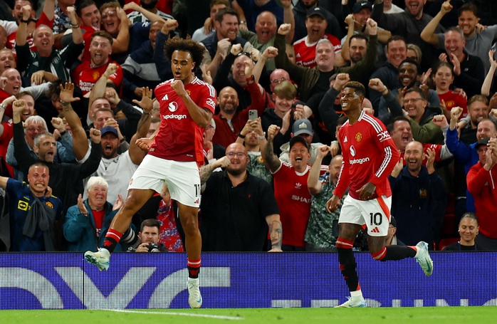 Cột mốc đáng nhớ của Joshua Zirkzee trong lần đầu khoác áo Man United- Ảnh 2. Cột mốc đáng nhớ của Joshua Zirkzee trong lần đầu khoác áo Man United- Ảnh 2.
