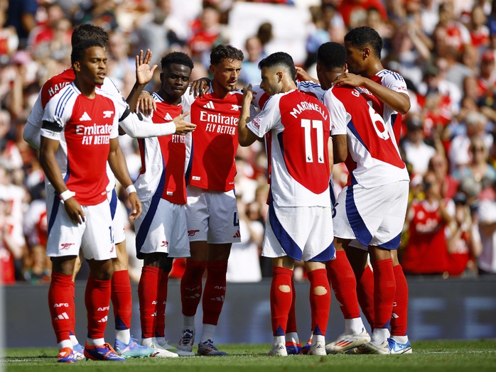 Hạ "bầy sói" Wolverhampton, Arsenal góp mặt Top 3 Ngoại hạng Anh- Ảnh 3. Hạ "bầy sói" Wolverhampton, Arsenal góp mặt Top 3 Ngoại hạng Anh- Ảnh 3.