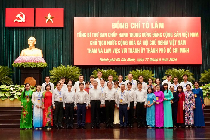 Phóng sự ảnh: Toàn cảnh ngày làm việc của Tổng Bí thư, Chủ tịch nước Tô Lâm tại TPHCM- Ảnh 18. Phóng sự ảnh: Toàn cảnh ngày làm việc của Tổng Bí thư, Chủ tịch nước Tô Lâm tại TPHCM- Ảnh 18.