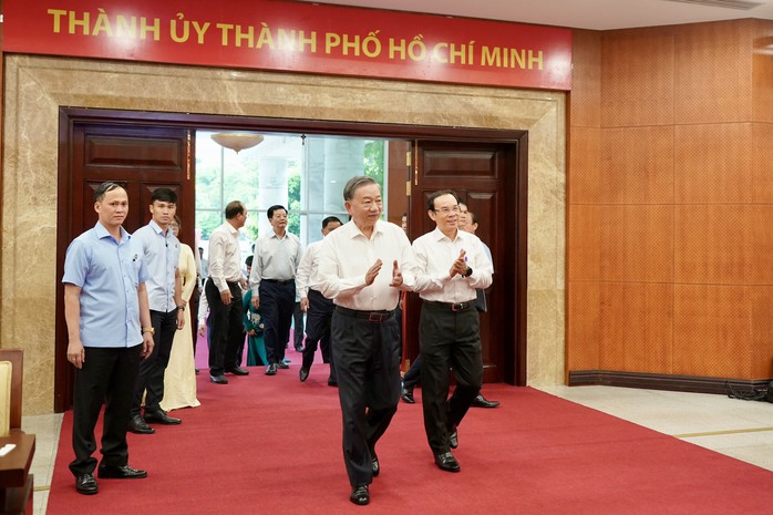 TP HCM kiến nghị nhiều vấn đề lớn đến Tổng Bí thư, Chủ tịch nước- Ảnh 1. TP HCM kiến nghị nhiều vấn đề lớn đến Tổng Bí thư, Chủ tịch nước- Ảnh 1.