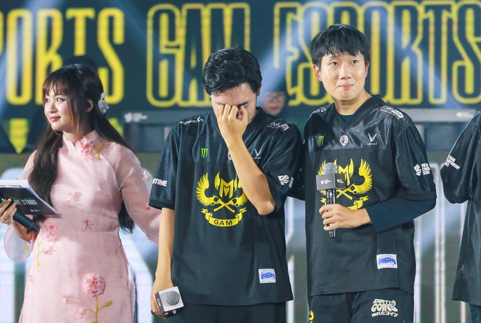 GAM Esports vô địch VCS, tuyển thủ Levi bật khóc- Ảnh 2. GAM Esports vô địch VCS, tuyển thủ Levi bật khóc- Ảnh 2.