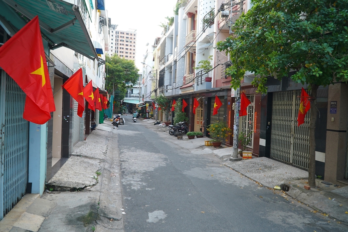 TP HCM: Khánh thành “Đường cờ Tổ quốc” tại phường Hoà Thạnh, quận Tân Phú- Ảnh 8. TP HCM: Khánh thành “Đường cờ Tổ quốc” tại phường Hoà Thạnh, quận Tân Phú- Ảnh 8.