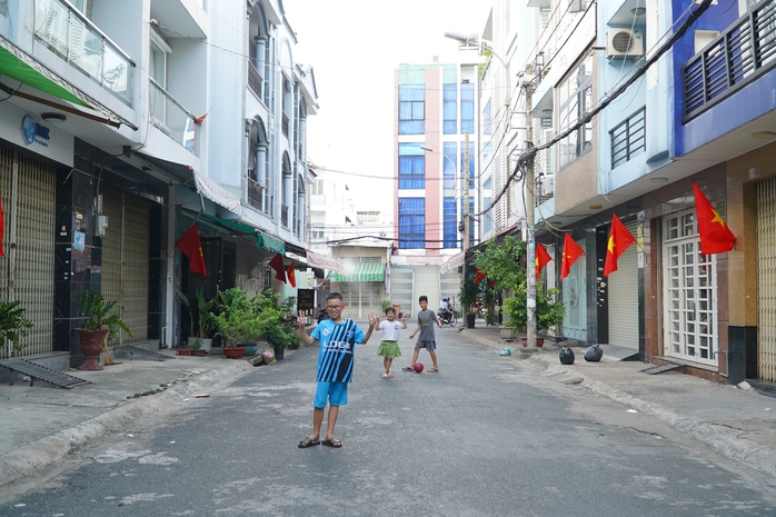 TP HCM: Khánh thành “Đường cờ Tổ quốc” tại phường Hoà Thạnh, quận Tân Phú- Ảnh 7. TP HCM: Khánh thành “Đường cờ Tổ quốc” tại phường Hoà Thạnh, quận Tân Phú- Ảnh 7.