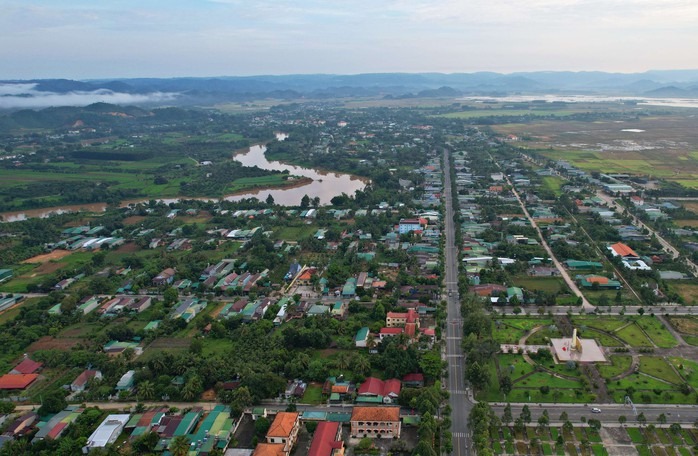 Ba huyện của Lâm Đồng sáp nhập, lấy tên Đạ Tiên hay Đạ Huoai?- Ảnh 1. Ba huyện của Lâm Đồng sáp nhập, lấy tên Đạ Tiên hay Đạ Huoai?- Ảnh 1.