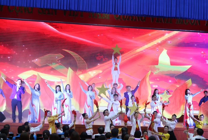 LĐLĐ Nha Trang tổ chức nhiều hoạt động hướng về người lao động
- Ảnh 1. LĐLĐ Nha Trang tổ chức nhiều hoạt động hướng về người lao động
- Ảnh 1.