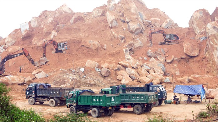 Đầu tư hàng chục tỉ đồng, 2 chủ mỏ đá ở Quảng Nam bất ngờ bị "mắc kẹt"- Ảnh 1. Đầu tư hàng chục tỉ đồng, 2 chủ mỏ đá ở Quảng Nam bất ngờ bị "mắc kẹt"- Ảnh 1.