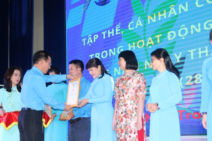 LĐLĐ Nha Trang tổ chức nhiều hoạt động hướng về người lao động
- Ảnh 4. LĐLĐ Nha Trang tổ chức nhiều hoạt động hướng về người lao động
- Ảnh 4.