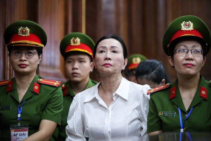 Thông báo quan trọng của TAND TP HCM đến người mua trái phiếu vụ Trương Mỹ Lan- Ảnh 1. Thông báo quan trọng của TAND TP HCM đến người mua trái phiếu vụ Trương Mỹ Lan- Ảnh 1.