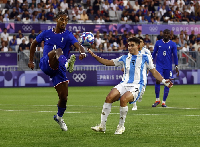 Hình ảnh xấu xí sau trận Pháp loại Argentina, vào bán kết Olympic 2024- Ảnh 4. Hình ảnh xấu xí sau trận Pháp loại Argentina, vào bán kết Olympic 2024- Ảnh 4.