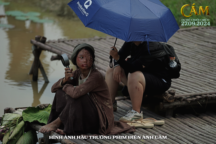 Nhiều diễn viên phim "Cám" ngất vì nóng 42 độ- Ảnh 3. Nhiều diễn viên phim "Cám" ngất vì nóng 42 độ- Ảnh 3.