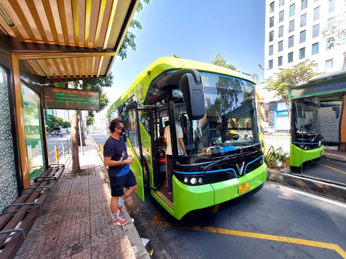 Xe buýt điện Vinbus chạy thí điểm đến đầu năm 2025- Ảnh 1. Xe buýt điện Vinbus chạy thí điểm đến đầu năm 2025- Ảnh 1.
