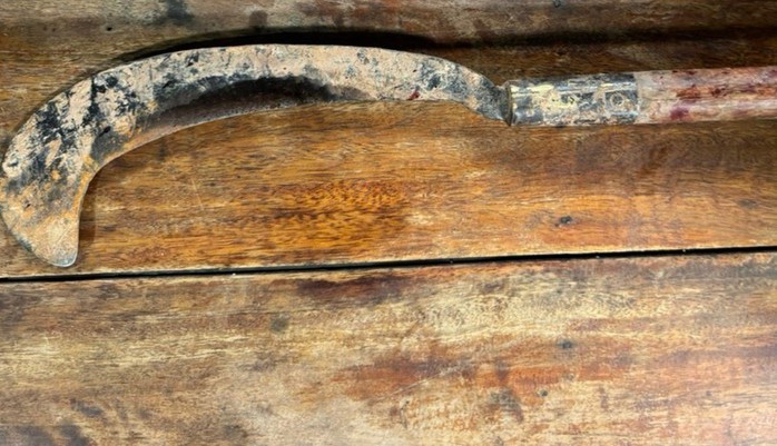 Nghĩ bị nói xấu, thanh niên vác rựa chém bố bạn để trả thù- Ảnh 1. Nghĩ bị nói xấu, thanh niên vác rựa chém bố bạn để trả thù- Ảnh 1.