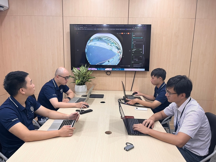 Các kỹ sư Tập đoàn VNPT ứng dụng AI phát triển dịch vụ cung cấp cho các doanh nghiệp ở Việt Nam Ảnh: VNPT Các kỹ sư Tập đoàn VNPT ứng dụng AI phát triển dịch vụ cung cấp cho các doanh nghiệp ở Việt Nam Ảnh: VNPT