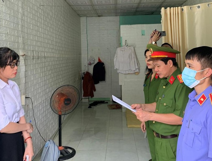 Đồng Nai: Nguyên Chủ tịch phường Trảng Dài bị cấm đi khỏi nơi cư trú
- Ảnh 2. Đồng Nai: Nguyên Chủ tịch phường Trảng Dài bị cấm đi khỏi nơi cư trú
- Ảnh 2.