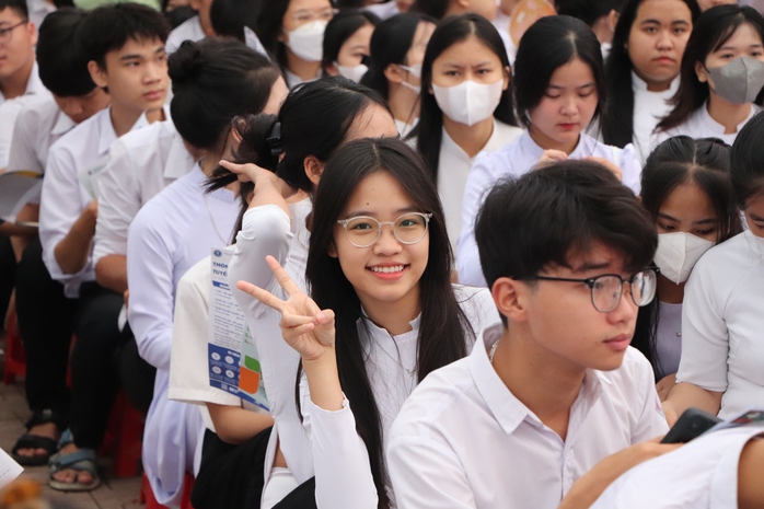Quảng Nam chuẩn bị miễn 100% học phí cho toàn bộ học sinh trường công lập- Ảnh 1. Quảng Nam chuẩn bị miễn 100% học phí cho toàn bộ học sinh trường công lập- Ảnh 1.