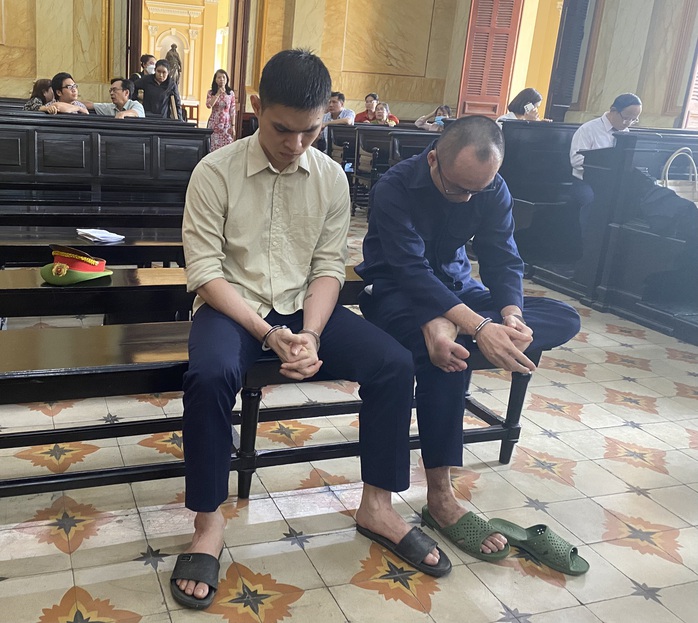 Làm giả hồ sơ để được xét tốt nghiệp đại học đúng hạn- Ảnh 1. Làm giả hồ sơ để được xét tốt nghiệp đại học đúng hạn- Ảnh 1.