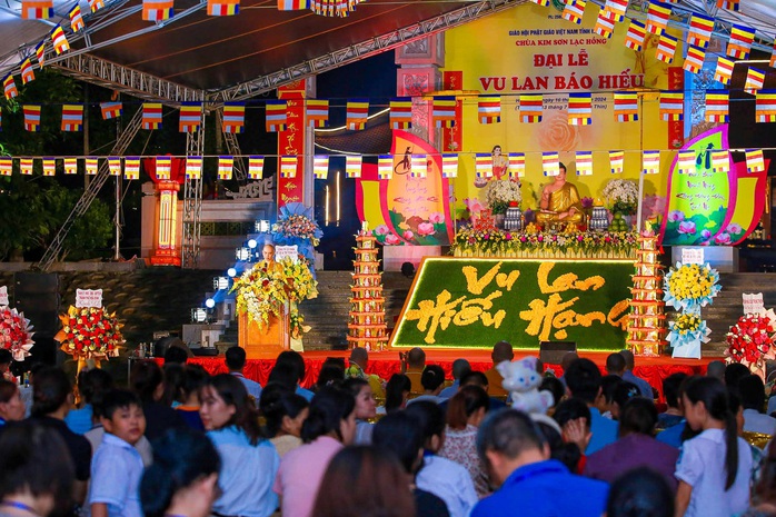 Chuyện đẹp mùa Vu lan- Ảnh 1. Chuyện đẹp mùa Vu lan- Ảnh 1.