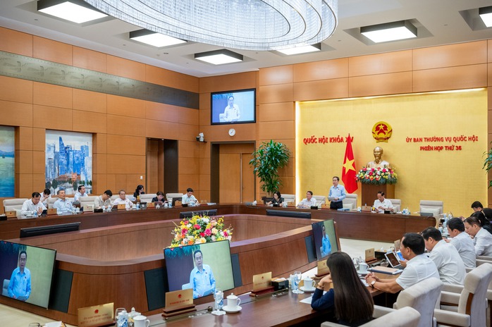 Ủy ban Thường vụ Quốc hội chất vấn 2 nhóm lĩnh vực với nhiều thành viên Chính phủ- Ảnh 1. Ủy ban Thường vụ Quốc hội chất vấn 2 nhóm lĩnh vực với nhiều thành viên Chính phủ- Ảnh 1.