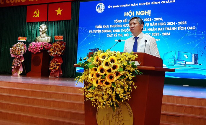 Bình Chánh đưa ra giải pháp giữ học sinh ở lại học tại huyện khi lên lớp 10- Ảnh 3. Bình Chánh đưa ra giải pháp giữ học sinh ở lại học tại huyện khi lên lớp 10- Ảnh 3.