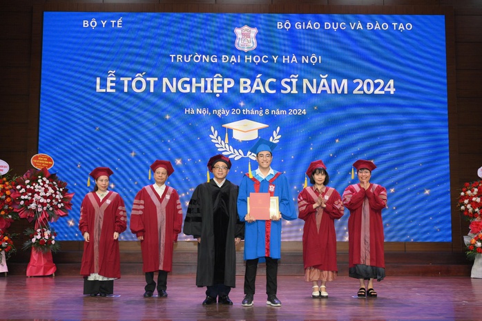 Thủ khoa “đầu ra” ĐH Y Hà Nội từng trượt 3 trường chuyên- Ảnh 1. Thủ khoa “đầu ra” ĐH Y Hà Nội từng trượt 3 trường chuyên- Ảnh 1.