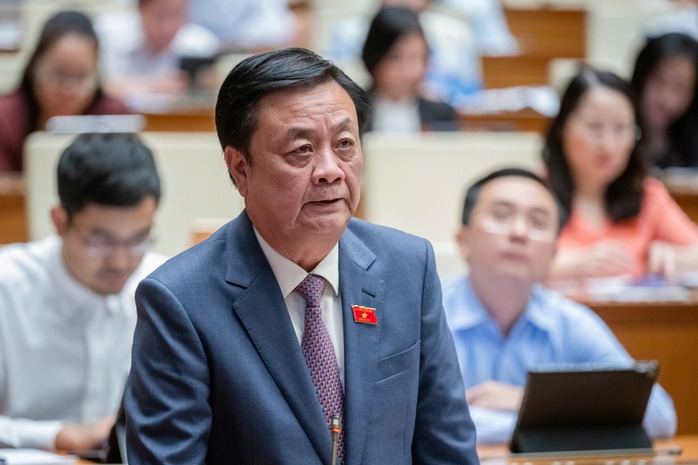 Bộ trưởng Lê Minh Hoan chia sẻ "câu hỏi đắng lòng" về việc nông dân chặt điều trồng sầu riêng- Ảnh 1. Bộ trưởng Lê Minh Hoan chia sẻ "câu hỏi đắng lòng" về việc nông dân chặt điều trồng sầu riêng- Ảnh 1.