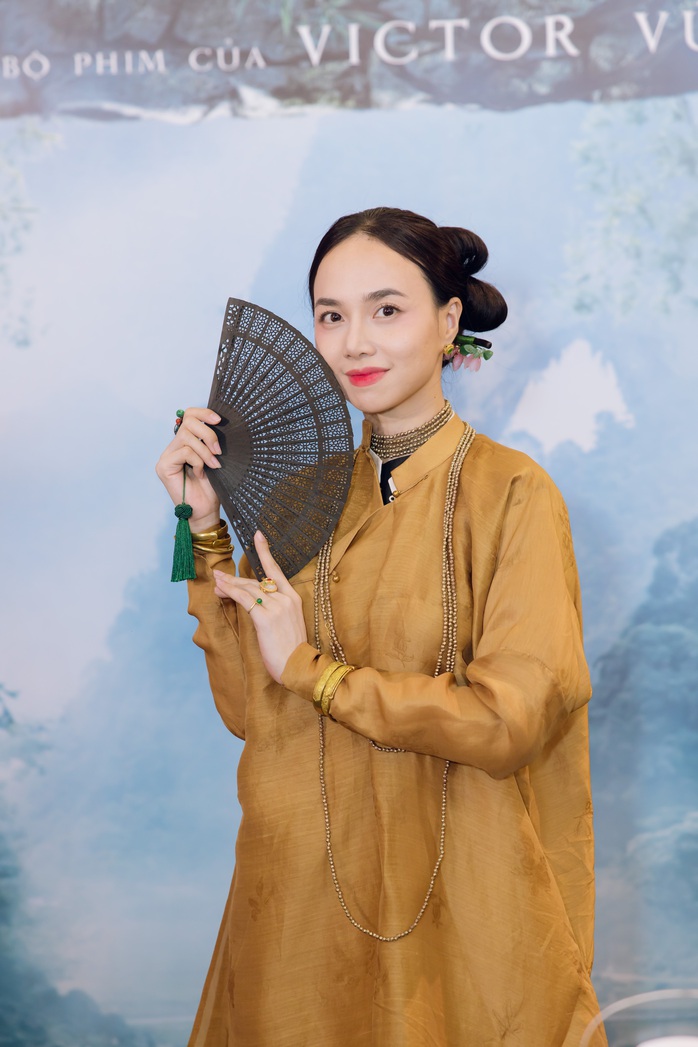 Đinh Ngọc Diệp tái xuất trong phim do chồng đạo diễn- Ảnh 6. Đinh Ngọc Diệp tái xuất trong phim do chồng đạo diễn- Ảnh 6.