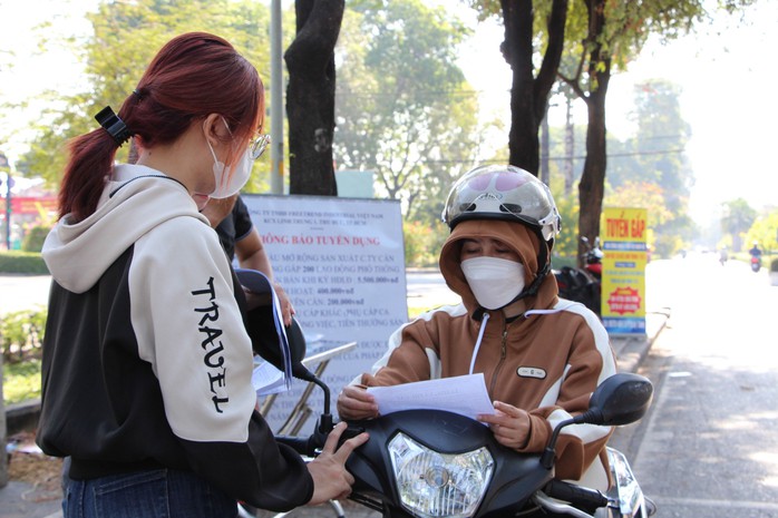 Trả lương quá thấp, doanh nghiệp khó tuyển lao động- Ảnh 3. Trả lương quá thấp, doanh nghiệp khó tuyển lao động- Ảnh 3.