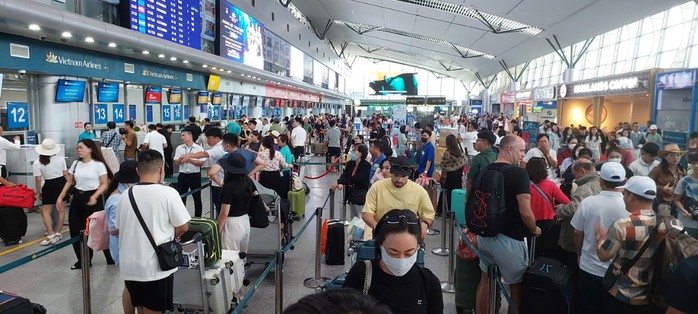 Số chuyến bay "delay" trong tháng 7 tăng cao- Ảnh 1. Số chuyến bay "delay" trong tháng 7 tăng cao- Ảnh 1.