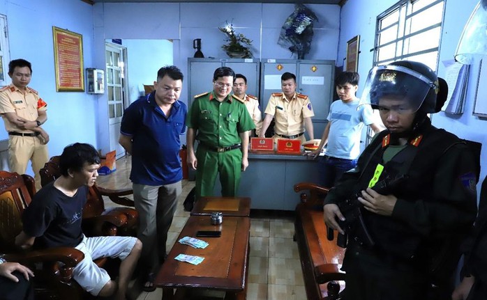 “Quý đen" - nỗi ám ảnh của nhiều người trên sông Thị Vải - đã bị bắt - Ảnh 1. “Quý đen" - nỗi ám ảnh của nhiều người trên sông Thị Vải - đã bị bắt - Ảnh 1.