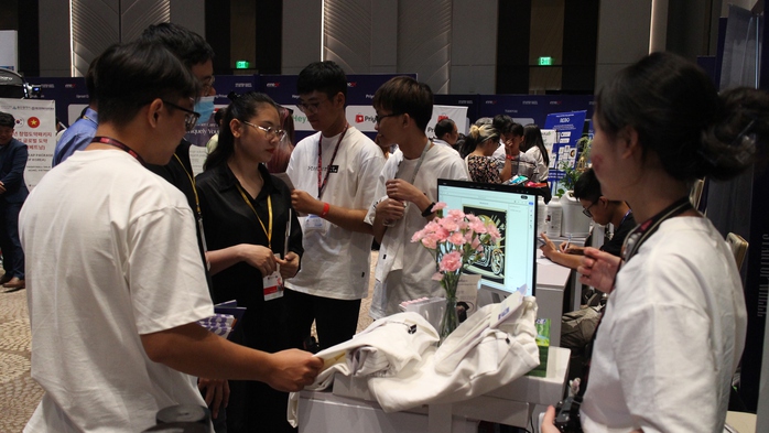 1.000 CEO tìm hướng đi bền vững cho doanh nghiệp Việt- Ảnh 1. 1.000 CEO tìm hướng đi bền vững cho doanh nghiệp Việt- Ảnh 1.