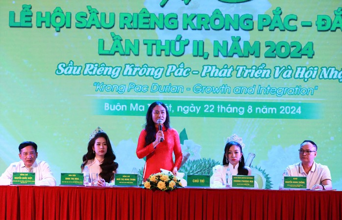 Trúng đấu giá "Nữ hoàng sầu riêng" sẽ được tặng trái sầu riêng mạ vàng- Ảnh 1. Trúng đấu giá "Nữ hoàng sầu riêng" sẽ được tặng trái sầu riêng mạ vàng- Ảnh 1.