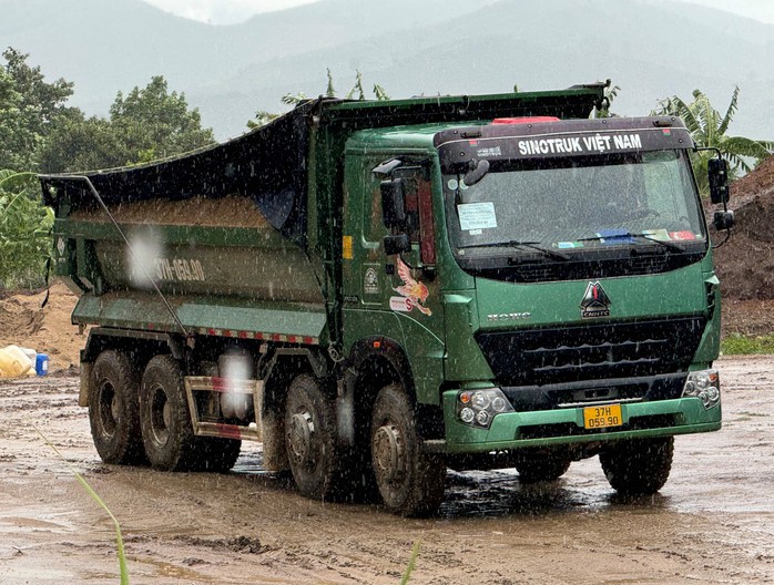 Đề xuất tạm dừng mỏ cát chưa đủ điều kiện vẫn khai thác cấp cho đường cao tốc - Ảnh 1. Đề xuất tạm dừng mỏ cát chưa đủ điều kiện vẫn khai thác cấp cho đường cao tốc - Ảnh 1.
