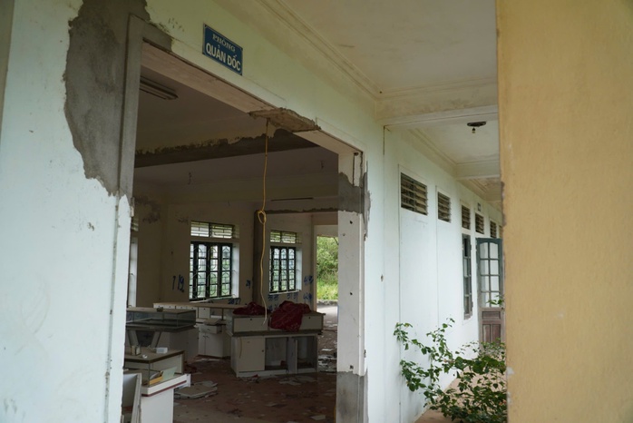 Khung cảnh hoang tàn bên trong nhà máy lắp ráp xe điện 55 tỉ đồng ở Hà Tĩnh- Ảnh 8. Khung cảnh hoang tàn bên trong nhà máy lắp ráp xe điện 55 tỉ đồng ở Hà Tĩnh- Ảnh 8.