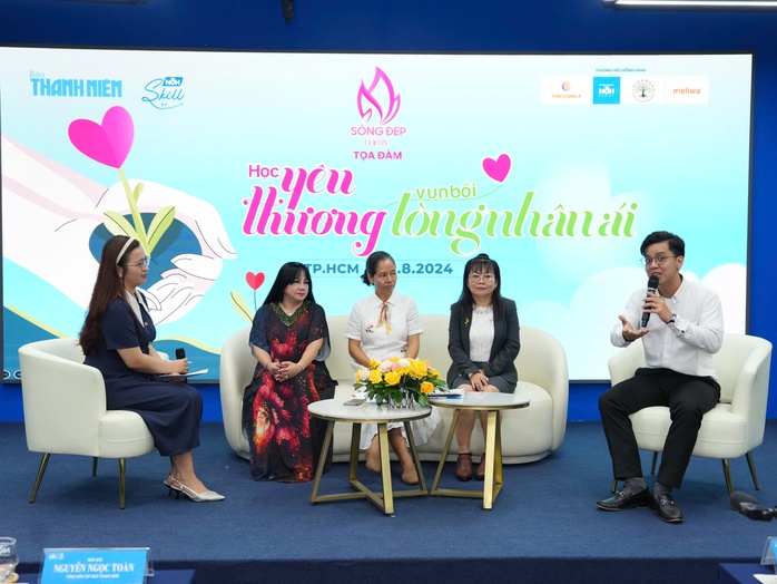 Cuộc thi Sống đẹp lan tỏa thông điệp: “Học yêu thương, vun bồi lòng nhân ái”- Ảnh 2. Cuộc thi Sống đẹp lan tỏa thông điệp: “Học yêu thương, vun bồi lòng nhân ái”- Ảnh 2.