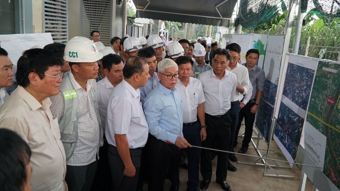 Tinh thần "Vượt nắng thắng mưa" tại công trình đường Vành đai 3, đoạn qua Bình Dương- Ảnh 3. Tinh thần "Vượt nắng thắng mưa" tại công trình đường Vành đai 3, đoạn qua Bình Dương- Ảnh 3.