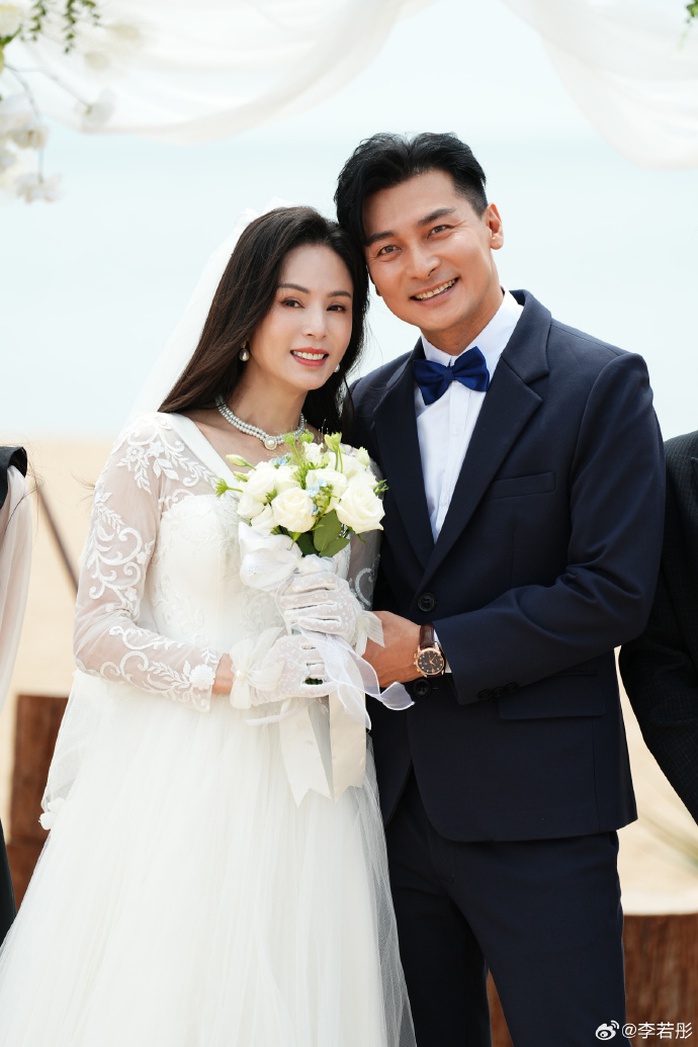 "Tiểu Long Nữ" Lý Nhược Đồng lên xe hoa?- Ảnh 4. "Tiểu Long Nữ" Lý Nhược Đồng lên xe hoa?- Ảnh 4.