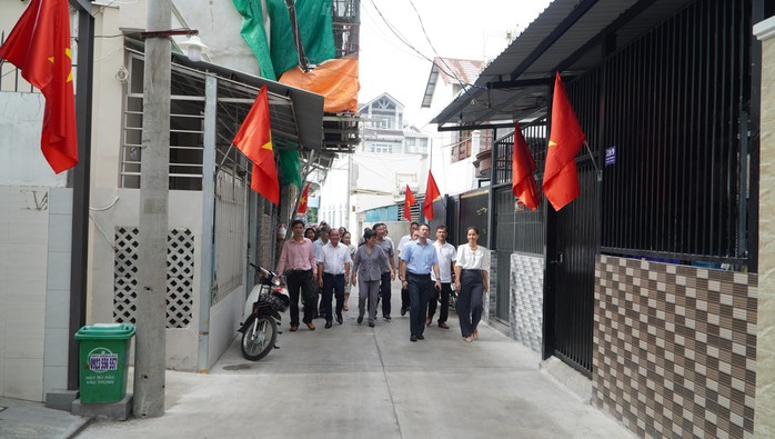 Cận cảnh loạt tuyến đường, hẻm tại quận 7 vừa được nâng cấp, chống ngập- Ảnh 3. Cận cảnh loạt tuyến đường, hẻm tại quận 7 vừa được nâng cấp, chống ngập- Ảnh 3.