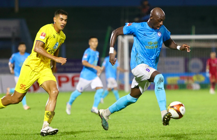 FIFA gỡ bỏ lệnh cấm chuyển nhượng đối với đội bóng Khánh Hòa- Ảnh 2. FIFA gỡ bỏ lệnh cấm chuyển nhượng đối với đội bóng Khánh Hòa- Ảnh 2.