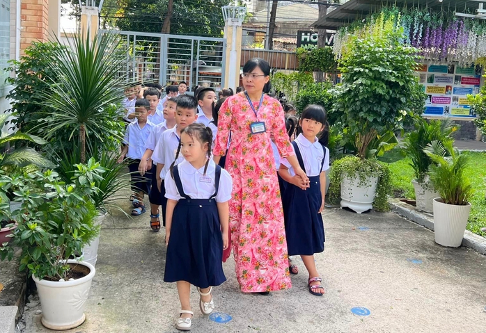 Giật mình với con số giáo viên thiếu hụt ở Bình Dương - Ảnh 1. Giật mình với con số giáo viên thiếu hụt ở Bình Dương - Ảnh 1.