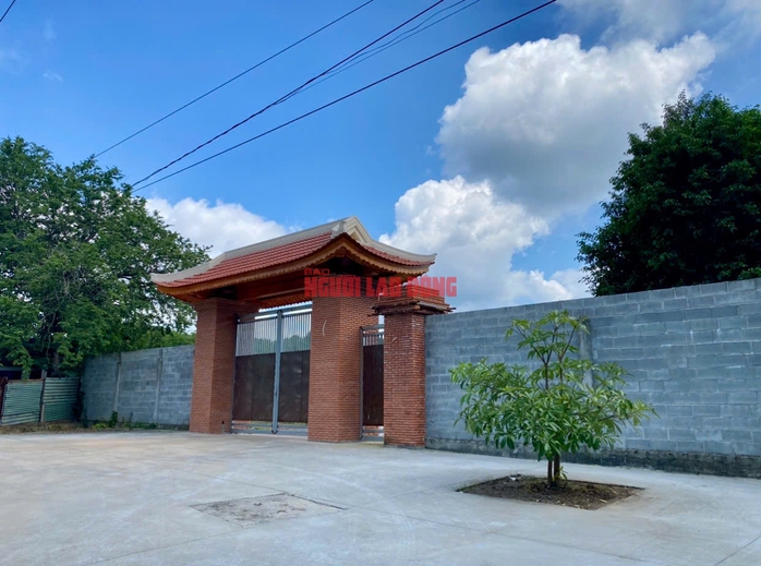 Vợ một phó chủ tịch thị xã ở Bình Phước xây "biệt phủ" sai phép- Ảnh 1. Vợ một phó chủ tịch thị xã ở Bình Phước xây "biệt phủ" sai phép- Ảnh 1.