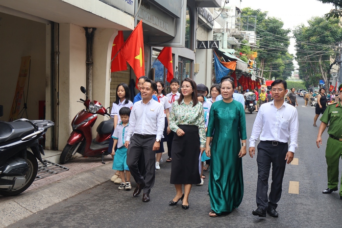 Ra mắt "Đường cờ Tổ quốc" dịp Quốc khánh 2-9- Ảnh 2. Ra mắt "Đường cờ Tổ quốc" dịp Quốc khánh 2-9- Ảnh 2.