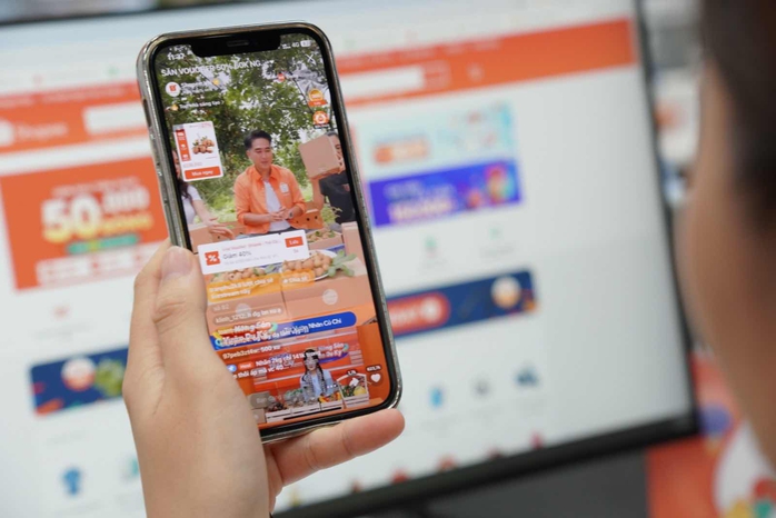 Shopee tích cực tạo ra cầu nối giữa các bên liên quan để hỗ trợ doanh nghiệp Việt chuyển đổi số thành công qua TMĐT Shopee tích cực tạo ra cầu nối giữa các bên liên quan để hỗ trợ doanh nghiệp Việt chuyển đổi số thành công qua TMĐT