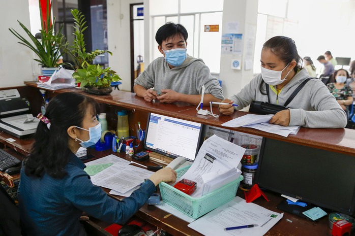 Vì sao lùi thời gian chi trả lương hưu, trợ cấp tháng 9?- Ảnh 2. Vì sao lùi thời gian chi trả lương hưu, trợ cấp tháng 9?- Ảnh 2.