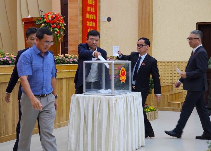 Lâm Đồng có tân Chủ tịch UBND, Chủ tịch HĐND tỉnh- Ảnh 1. Lâm Đồng có tân Chủ tịch UBND, Chủ tịch HĐND tỉnh- Ảnh 1.