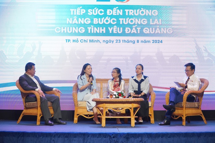 Hơn 23 tỉ đồng hỗ trợ tân sinh viên Quảng Nam – Đà Nẵng- Ảnh 2. Hơn 23 tỉ đồng hỗ trợ tân sinh viên Quảng Nam – Đà Nẵng- Ảnh 2.