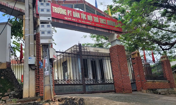 Để con cháu "lọt" vào trường đặc cách, Phó chủ tịch huyện bị kỷ luật- Ảnh 1. Để con cháu "lọt" vào trường đặc cách, Phó chủ tịch huyện bị kỷ luật- Ảnh 1.