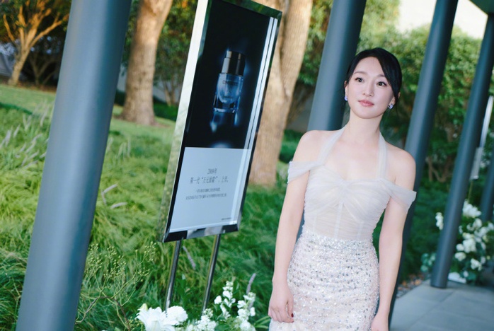 Showbiz Hoa ngữ: Loạt người đẹp rạng ngời tuổi 50- Ảnh 3. Showbiz Hoa ngữ: Loạt người đẹp rạng ngời tuổi 50- Ảnh 3.