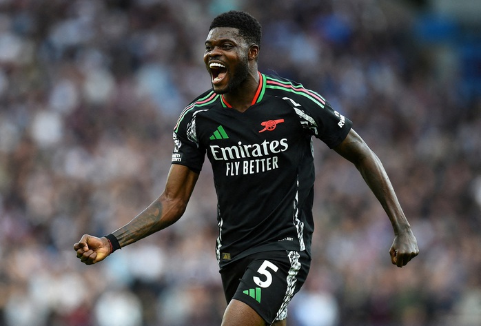 Aston Villa gục ngã sân nhà, Arsenal góp mặt Top 3 Ngoại hạng Anh- Ảnh 6.