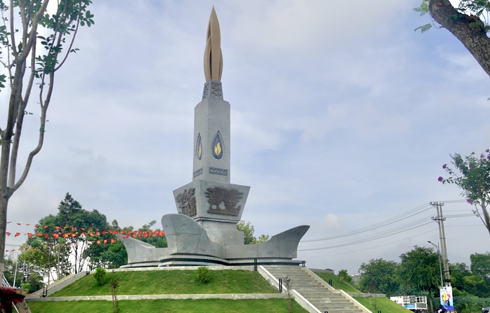 Công trình biểu tượng ngành dầu khí di dời về địa điểm mới- Ảnh 1. Công trình biểu tượng ngành dầu khí di dời về địa điểm mới- Ảnh 1.
